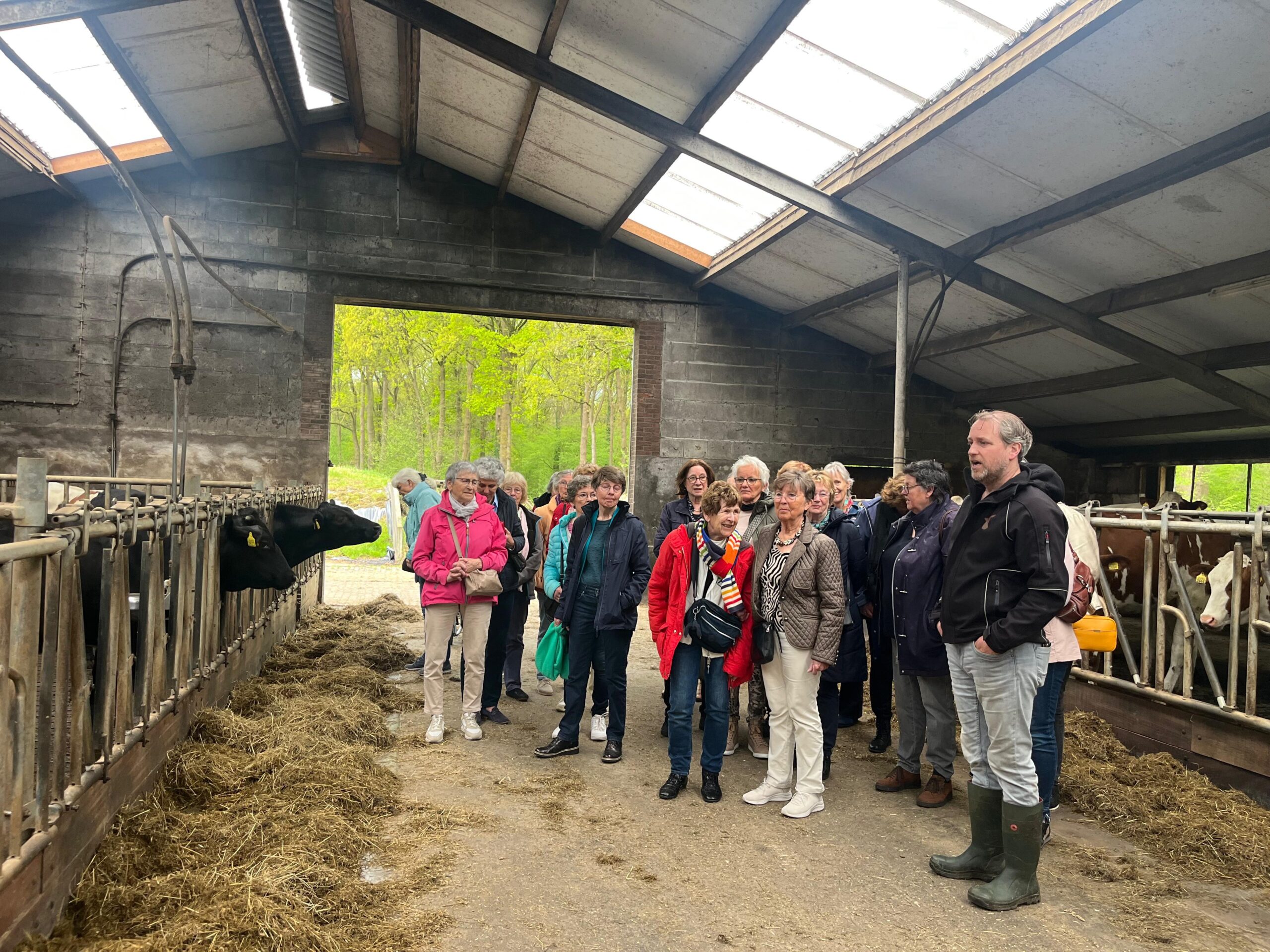 Met 32 dames naar de dames van Ronald Pelgrom