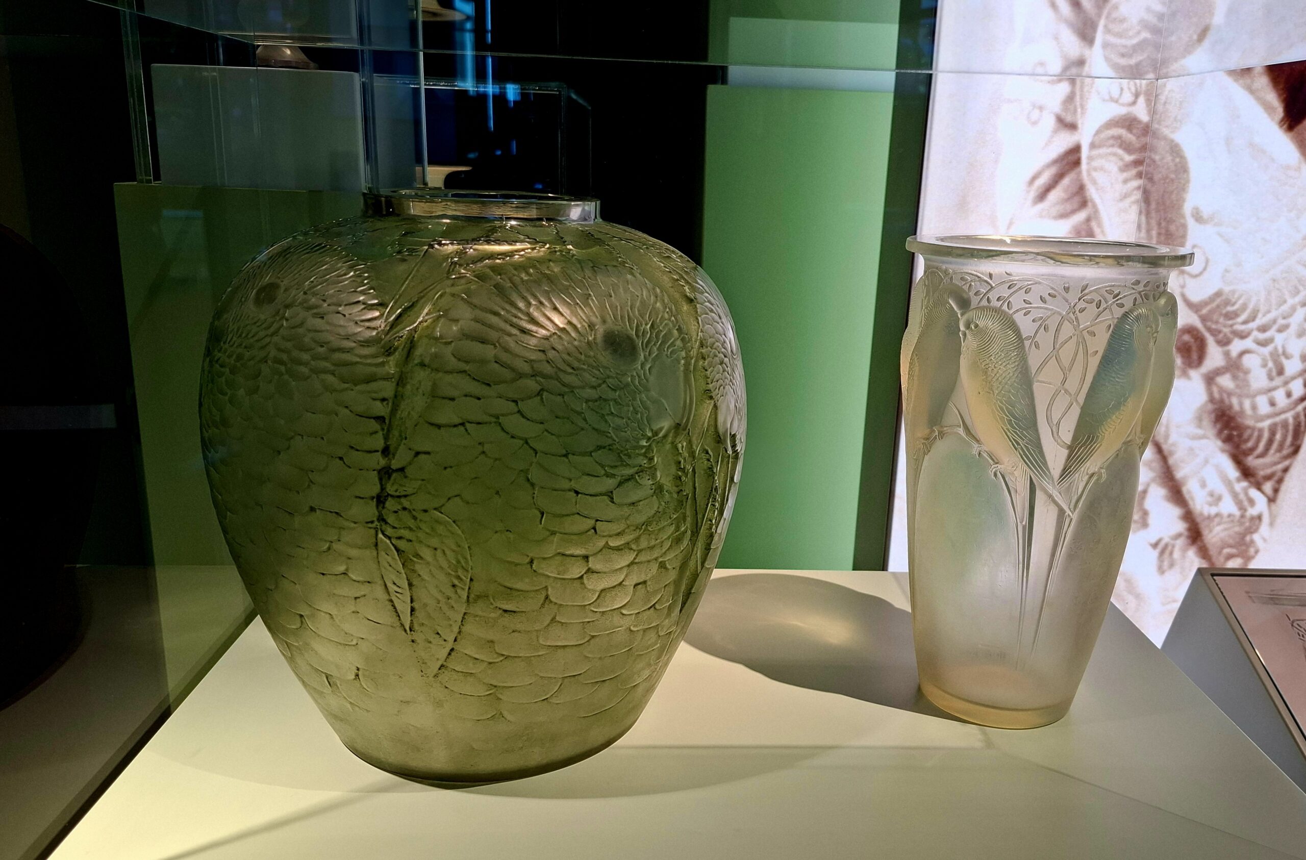 Dagje Doesburg. De commissie cultuur van de provincie Gelderland had weer een mooie dag georganiseerd. We gingen naar museum Lalique en kregen een rondleiding langs de beelden in Doesburg.