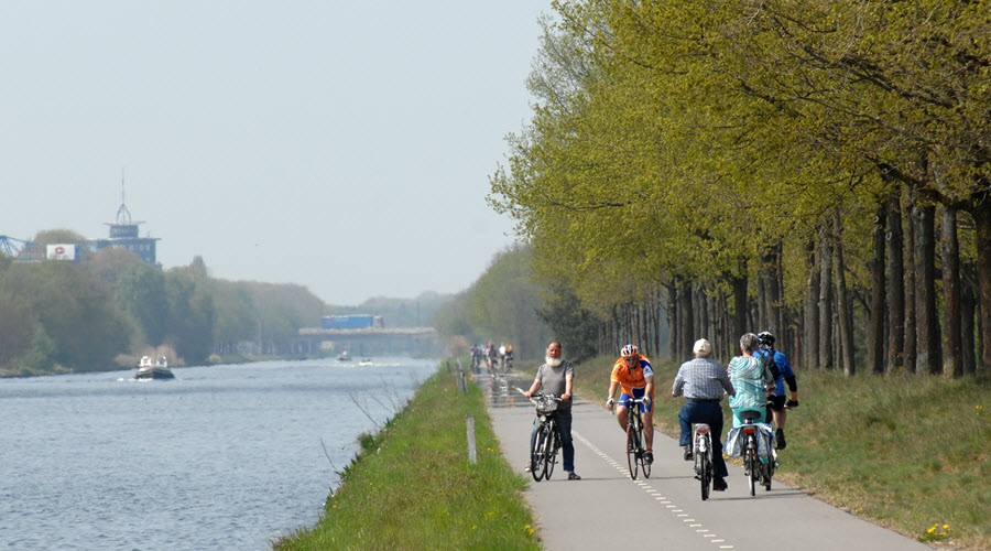 Fietstocht langs kanaal Oosterhout