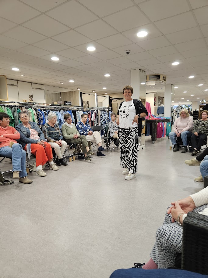 Modeshow Anneloes dinsdag 8 april 2025.