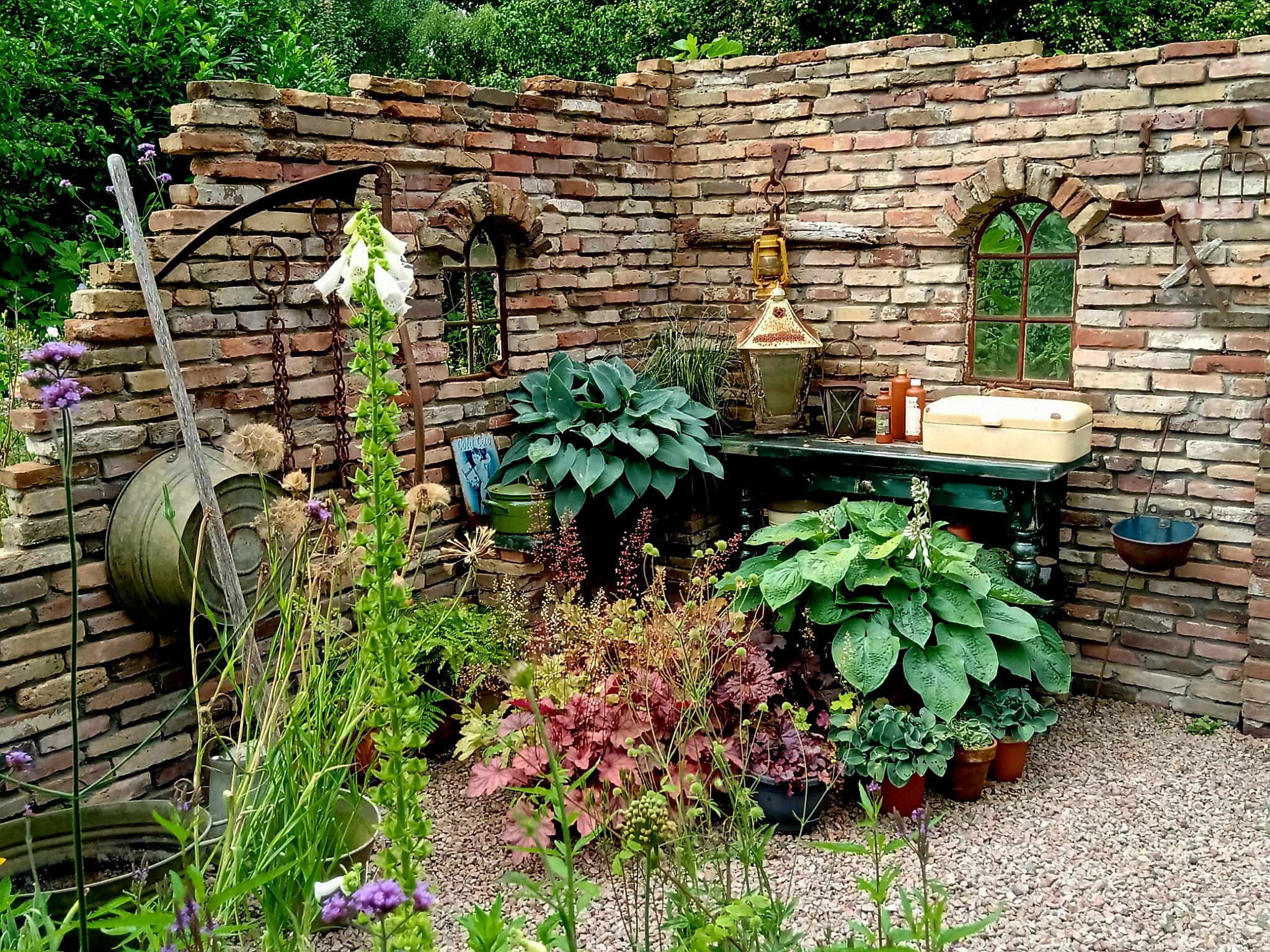 Op 24 juni gingen we met 10 vrouwen van de afdeling Doetinchem naar de Tuinendag in de IJsselvallei georganiseerd door de Provinciale Tuincommissie