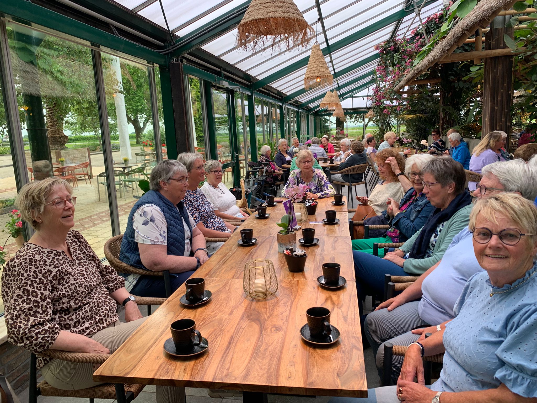 Jaarlijks Culturele reisje Vrouwen van Nu Tytsjerk 27-6-25. Bezoek Pantropica en *Giethoorn, rondvaart en diner.