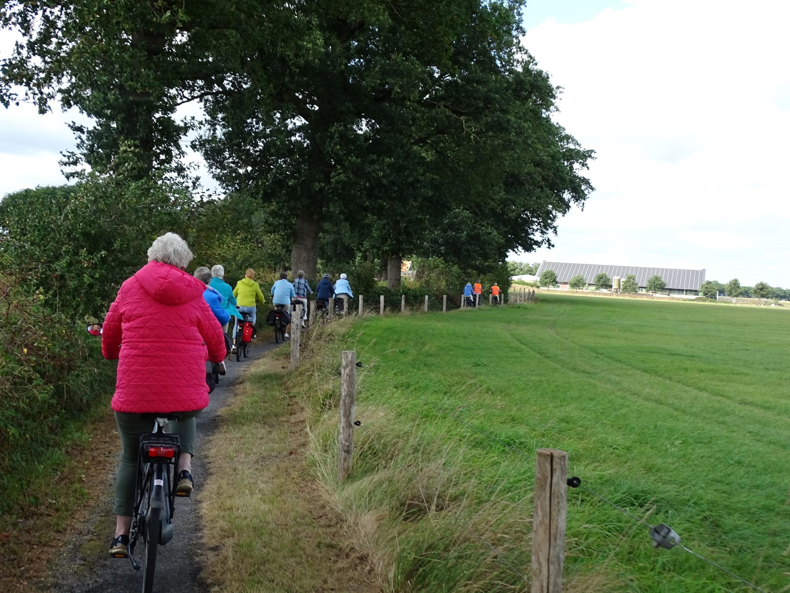Het nieuwe seizoen is weer begonnen met de traditionele fietstocht! Voor de foto’s zie Fotoalbums!