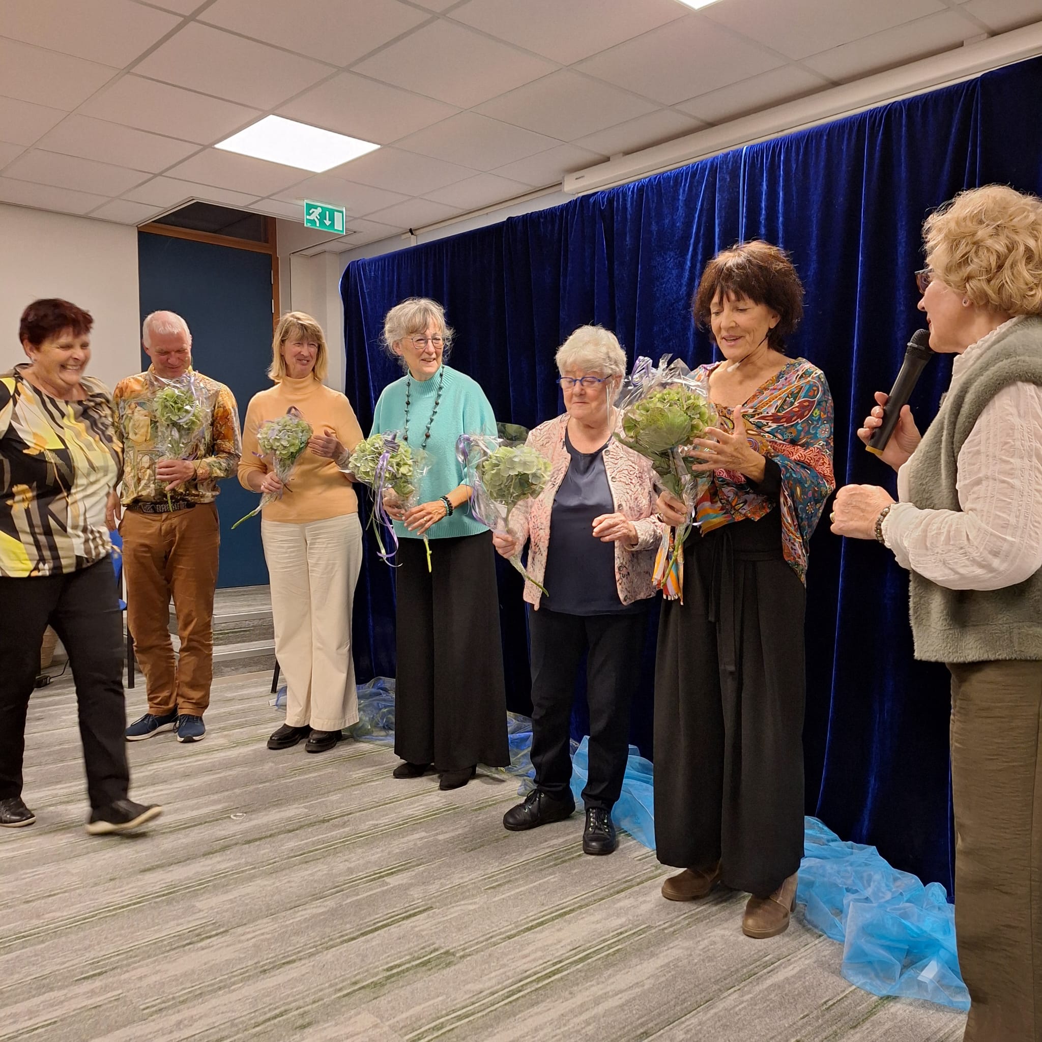 Een geslaagde avond, met leden van Vertelclub Veldhoven, die enthousiast en met verve hun verhaal brachten. 17-09-2025