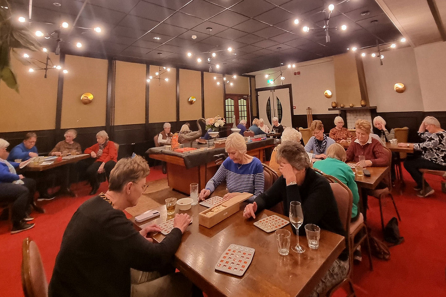 25 november Thema-middag met spelletjes