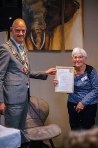 Uitreiking aan Mieke