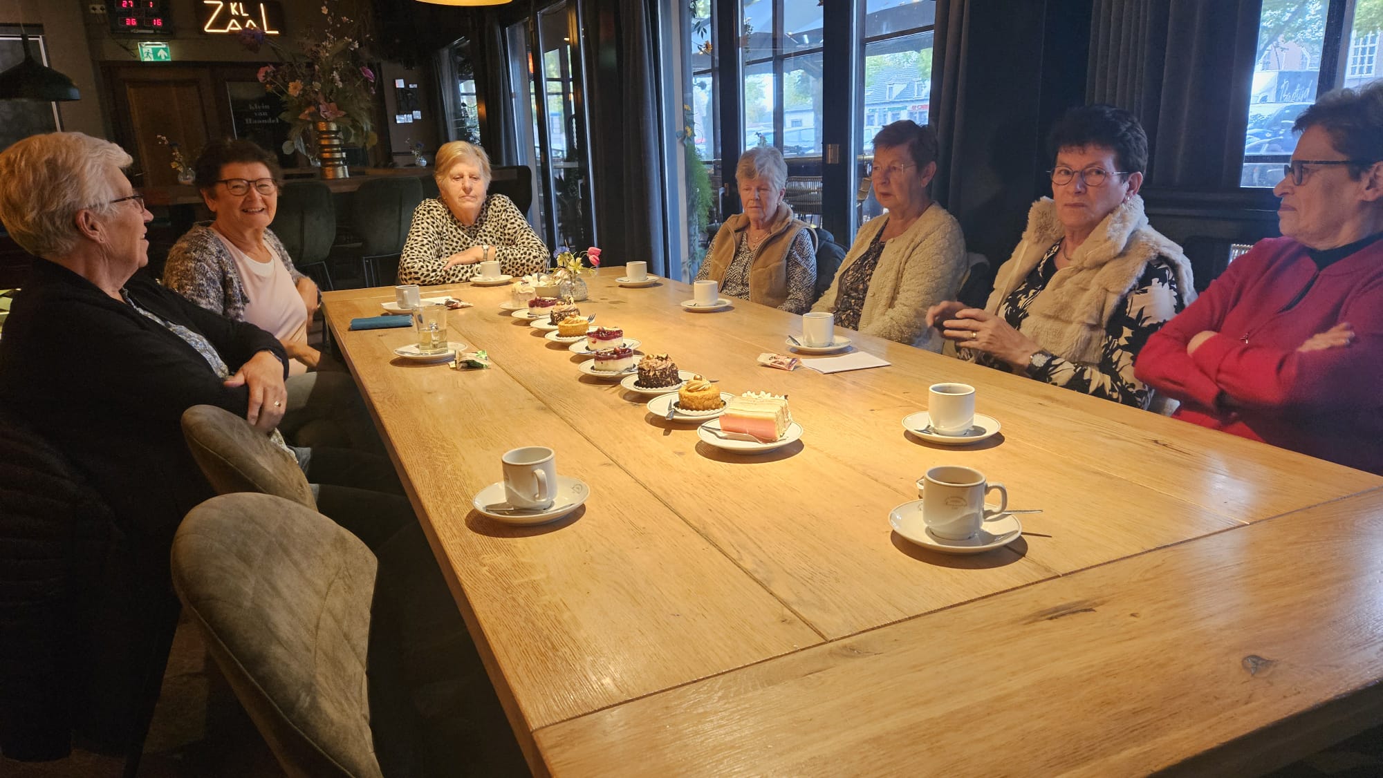 Koffie/thee drinken bij Van Haandel