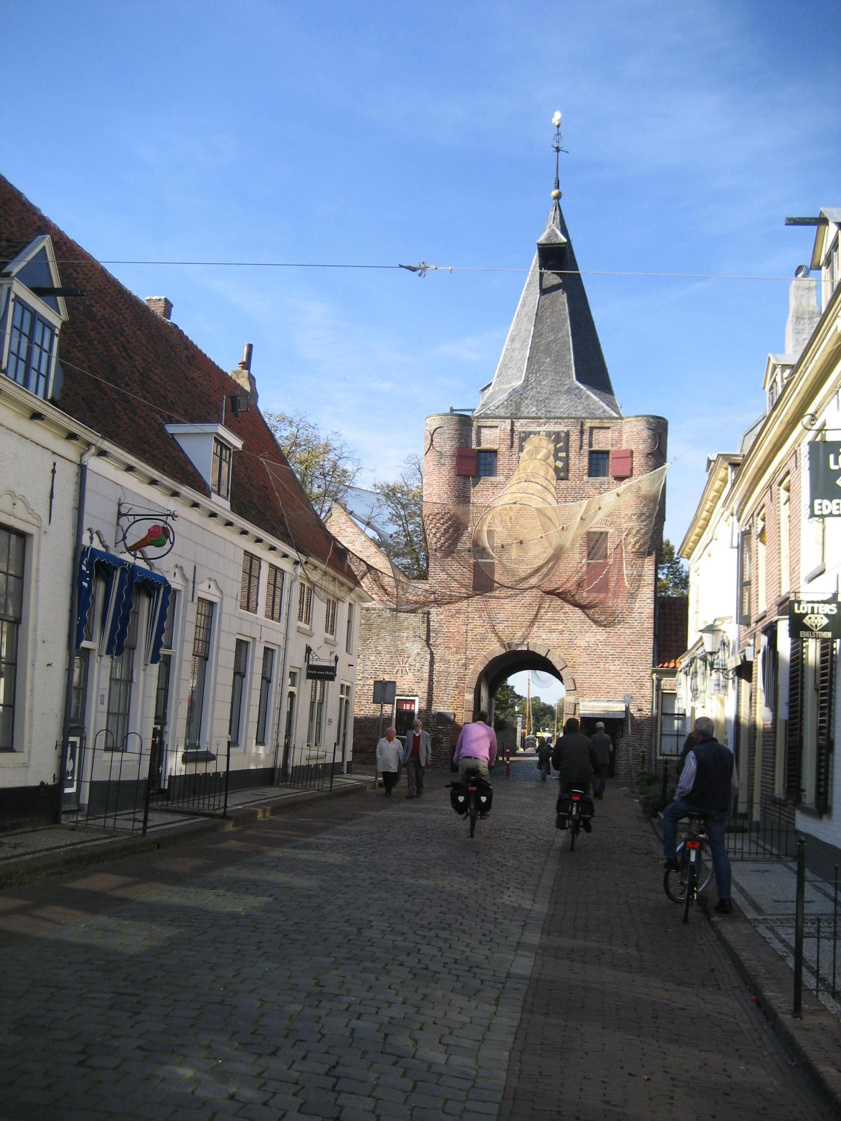 Stadswandeling in Elburg georganiseerd door Provinciale Commissie Cultuur