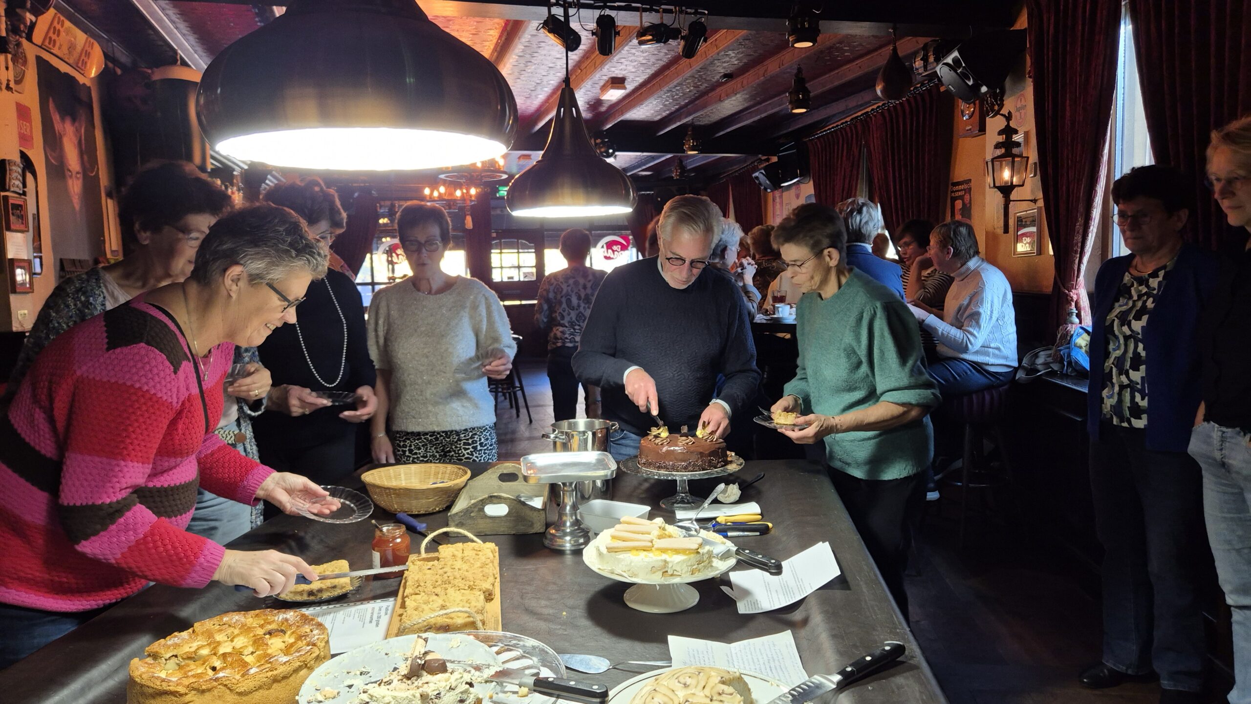 taart, koffie, thee en ……….. 2025-11-7