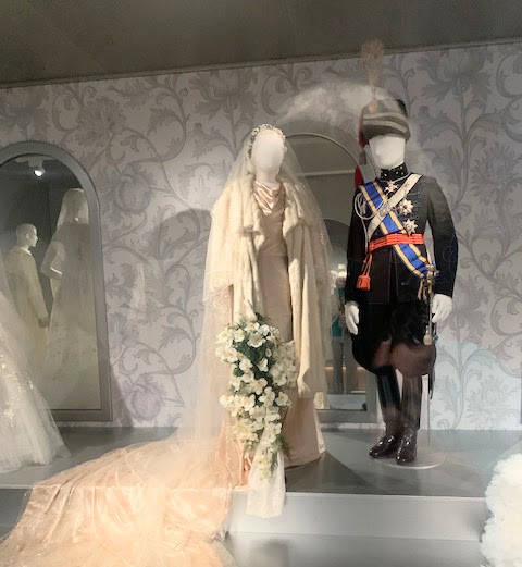 2025 november – De ROZENBOTTELS bekijken de tentoonstelling ‘Dresscode’ op paleis Het Loo