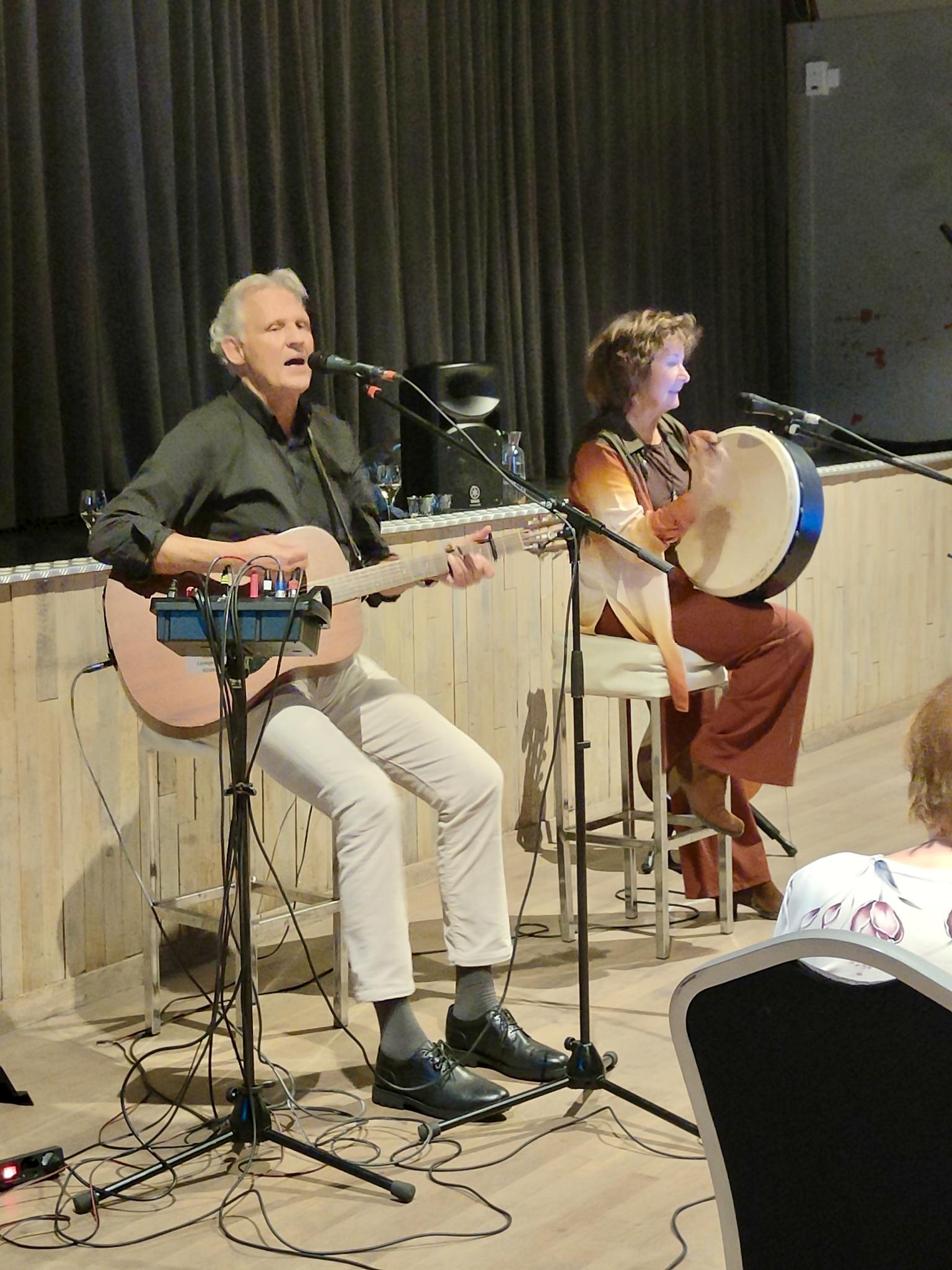 Avondbijeenkomst met muziek van Titus en Bodhi 13-10-2025