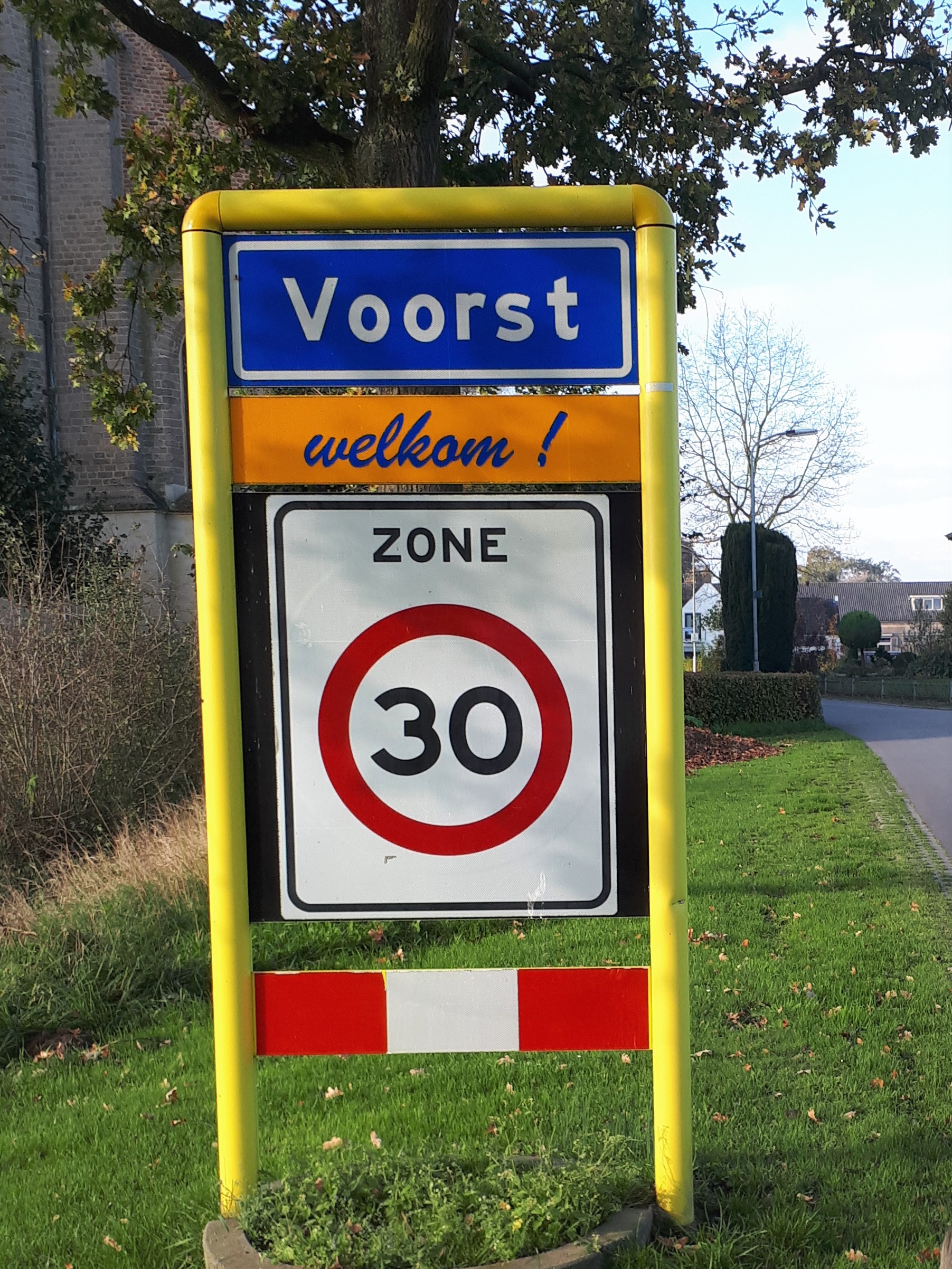 Jaarvergadering en na  de pauze zal mevr. van Dongen  vertellen over de  Voorster brandweer.