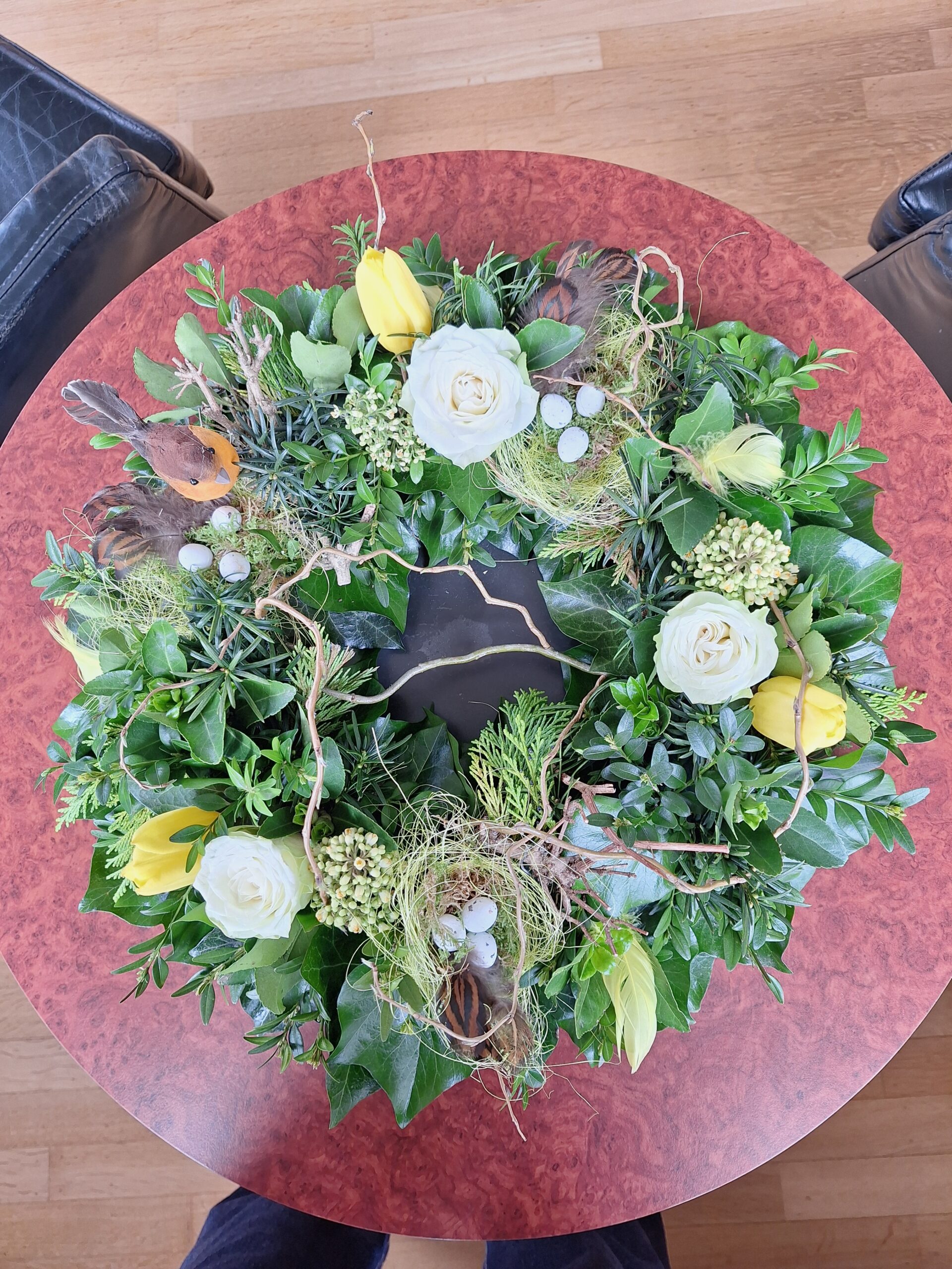 Paasstukken maken bij Tsjikke de Vries in Berltsum