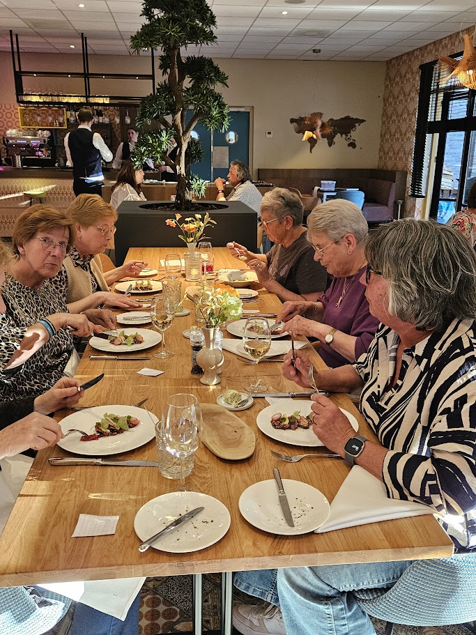Eten bij de Rooie Pannen in Tilburg met vrouwen van nu  7 april 2026.