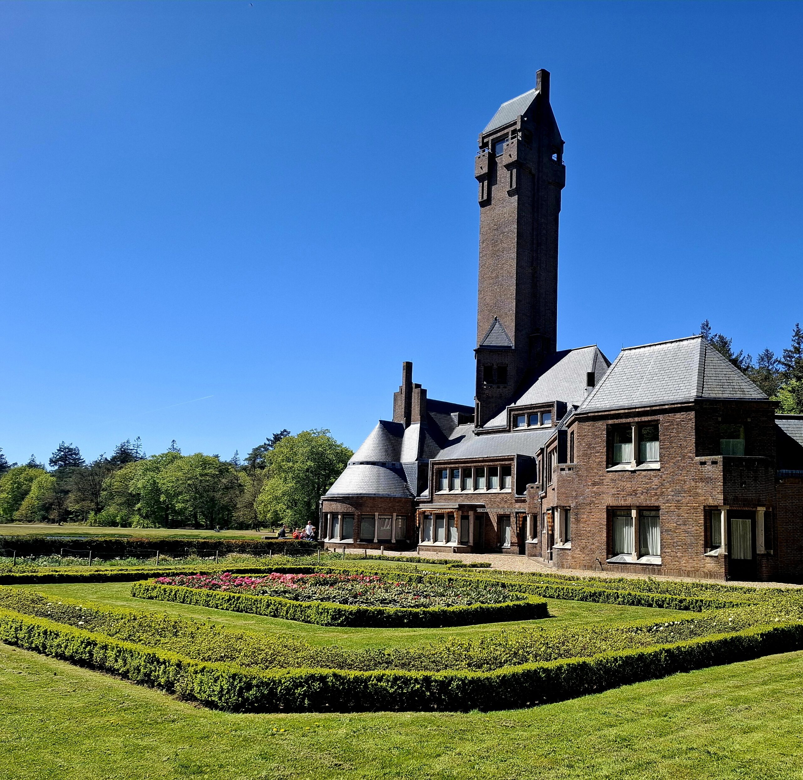 Bezoek aan museum Kroller-Muller en Jachtslot St. Hubertus op 30 april 2026