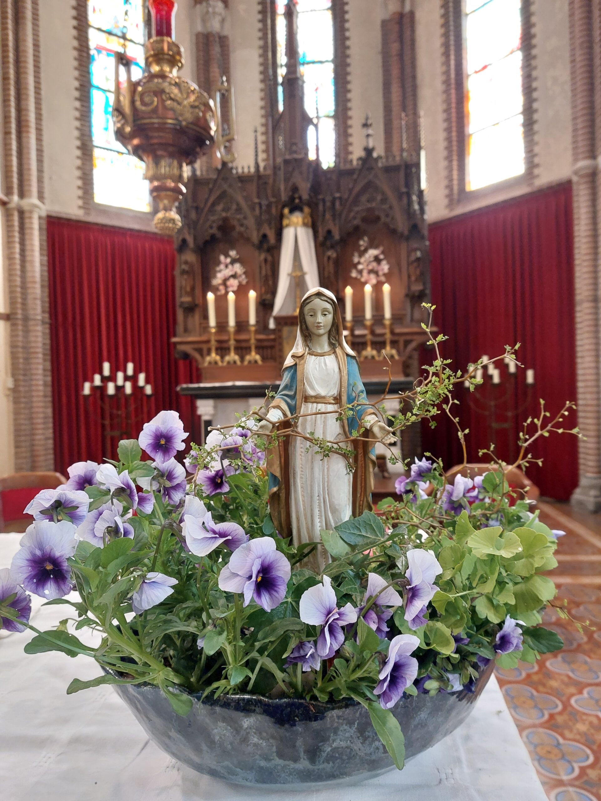 Meimaandviering Vrouwen van Nu Maas en Waal.   Thema:  OPENSTAAN ALS MARIA ONZE MOEDER   13 mei 2026.