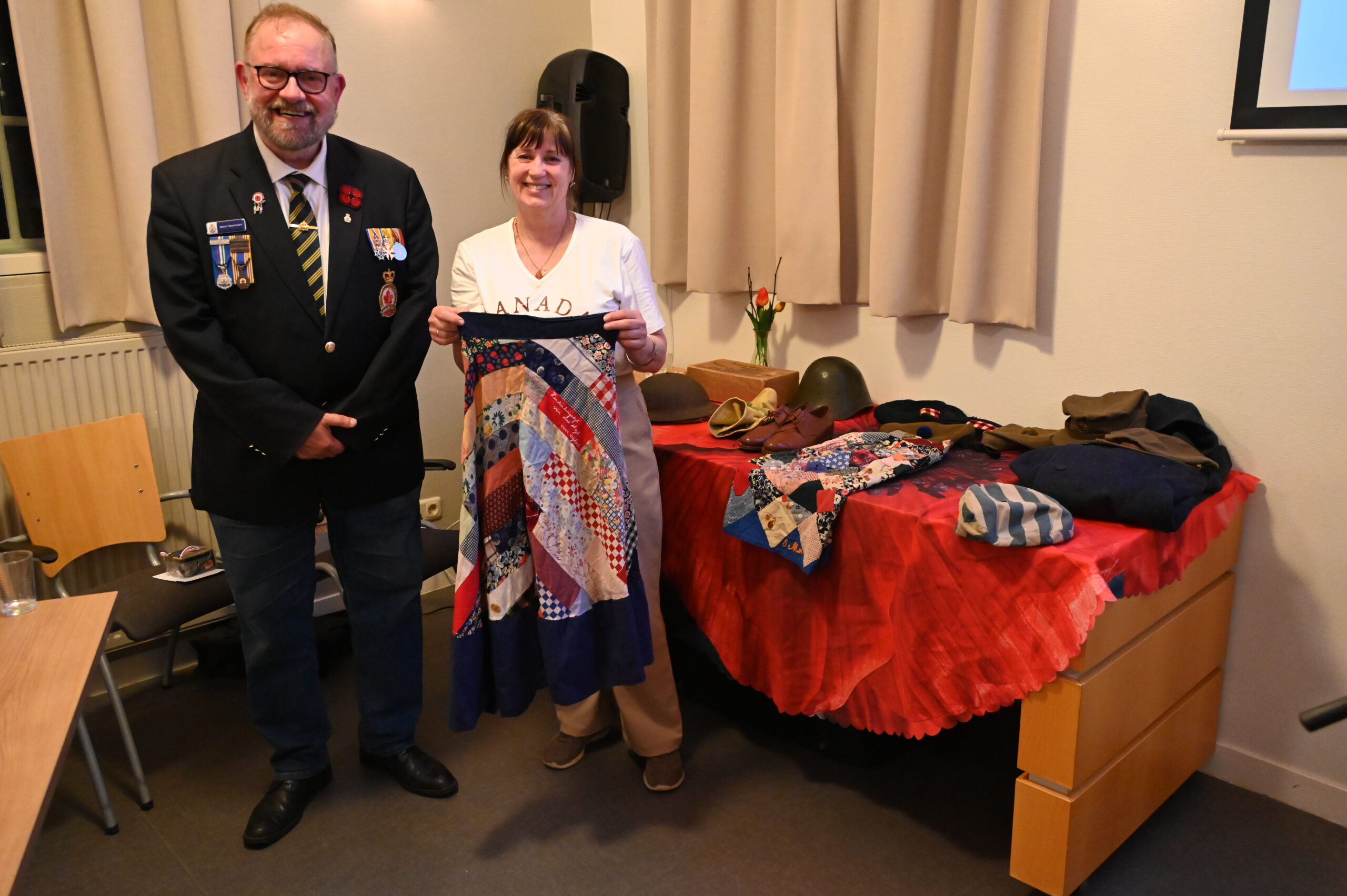 2026-04-30   Afdelingsavond met Berry Swarthoff  en zijn vrouw  Yvonne (uit Canada) van het Lochems oorlogsmuseum