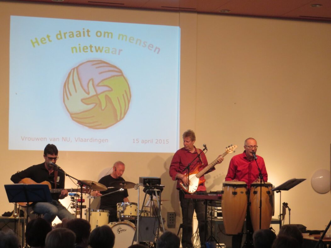 Ledenavond op woensdag 20 mei komt Het Liedjescabaretgezelschap: Het Draait Om Mensen Nietwaar.