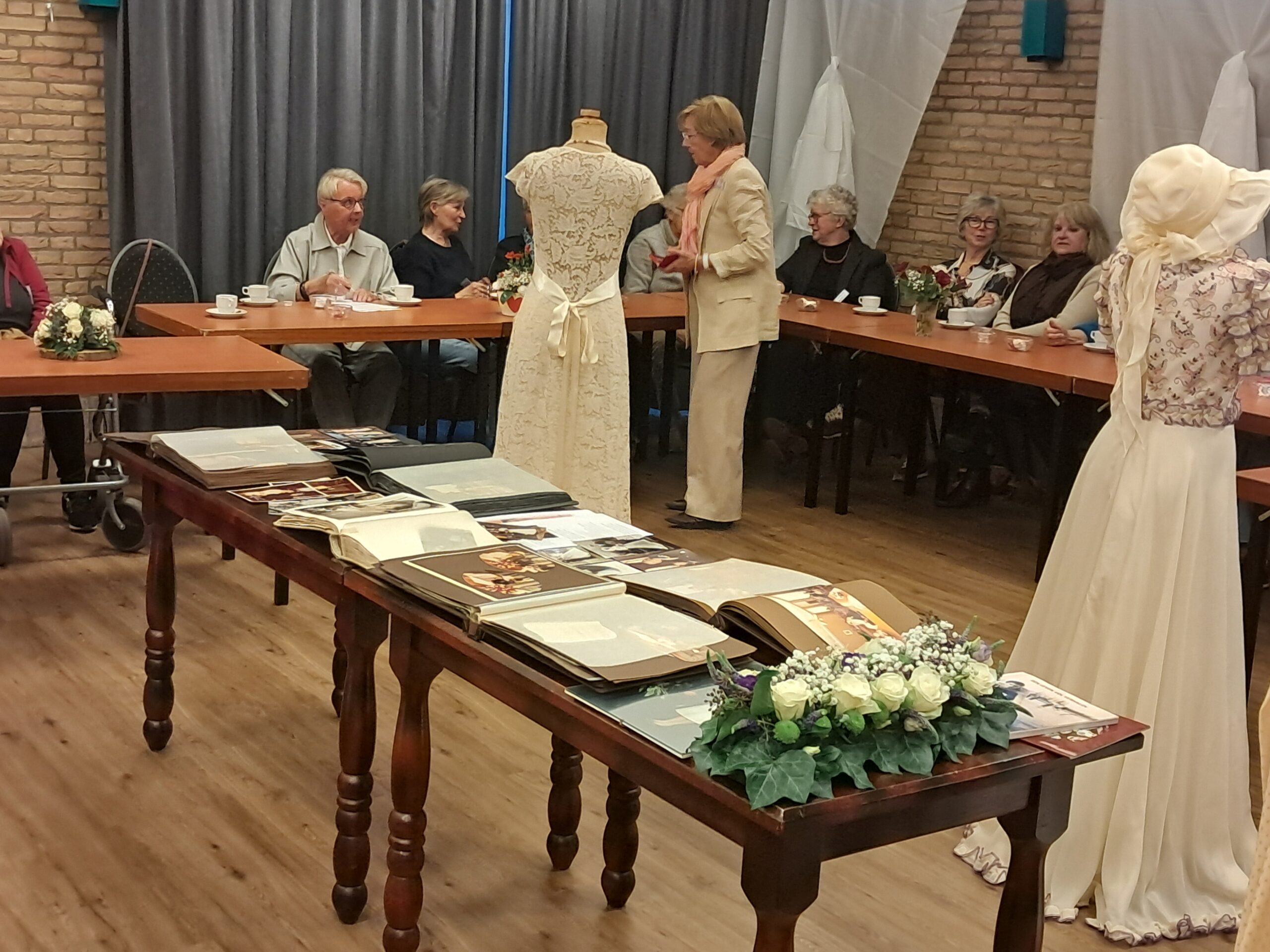 Trouwambtenaar en trouwjurken 15 april 2026