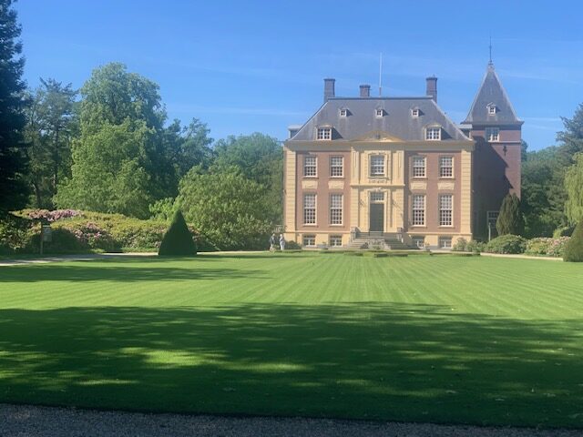2026 mei – Tuinclub De ROZENBOTTELS bezoekt Huis Verwolde in Laren