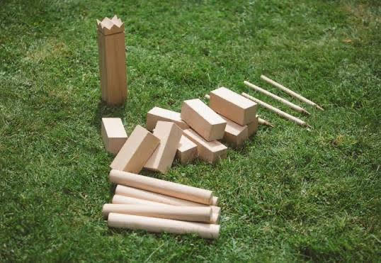 ClubOpStap 🎈 Kubb-spel