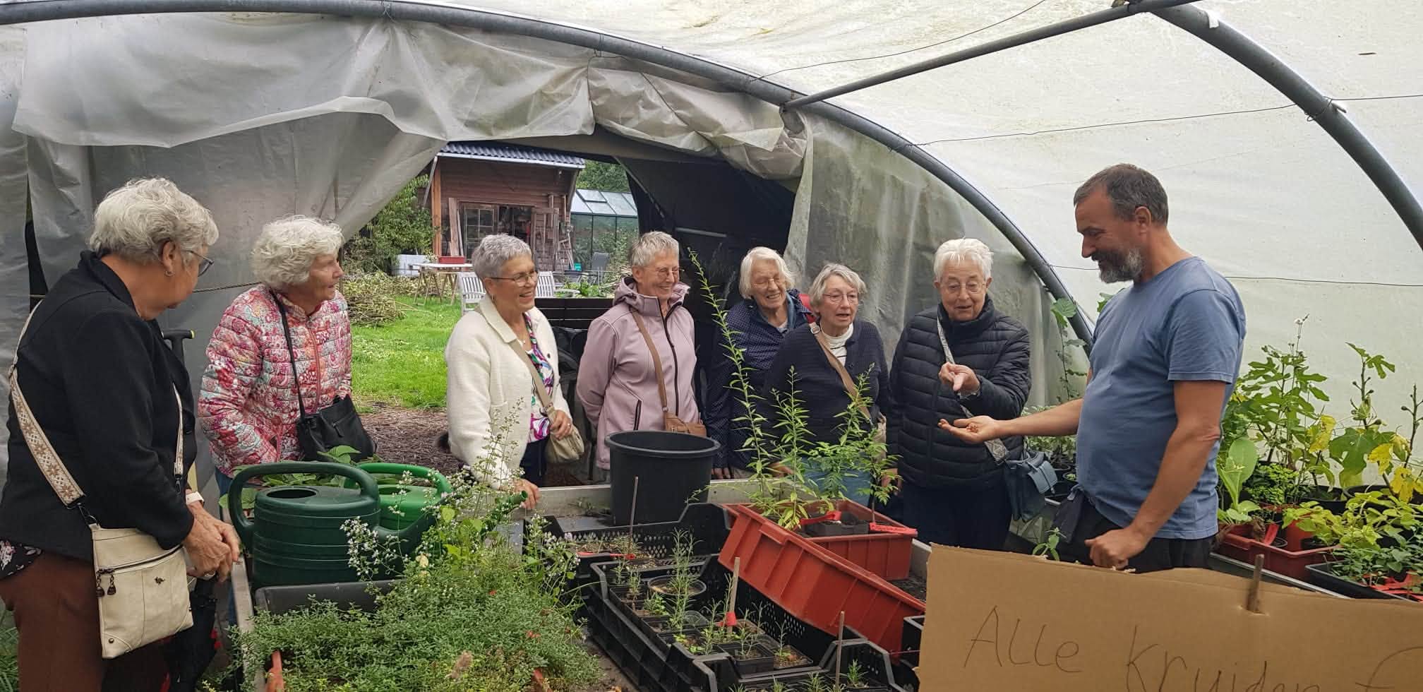Tuinclub 1 bezoekt De Warf