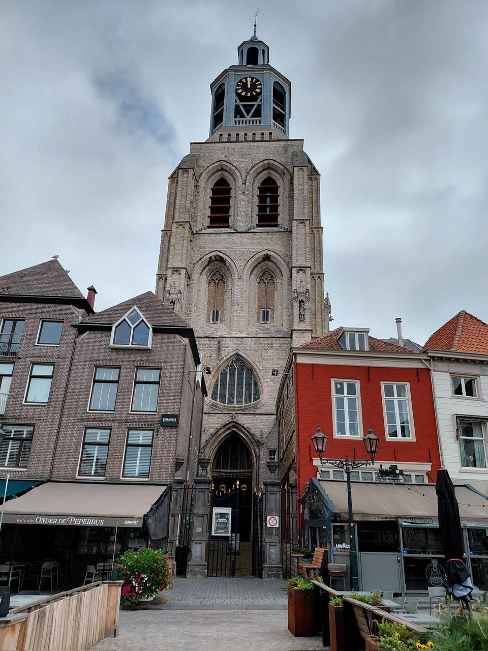 Bezoek St. Gertrudiskerk In Bergen op Zoom