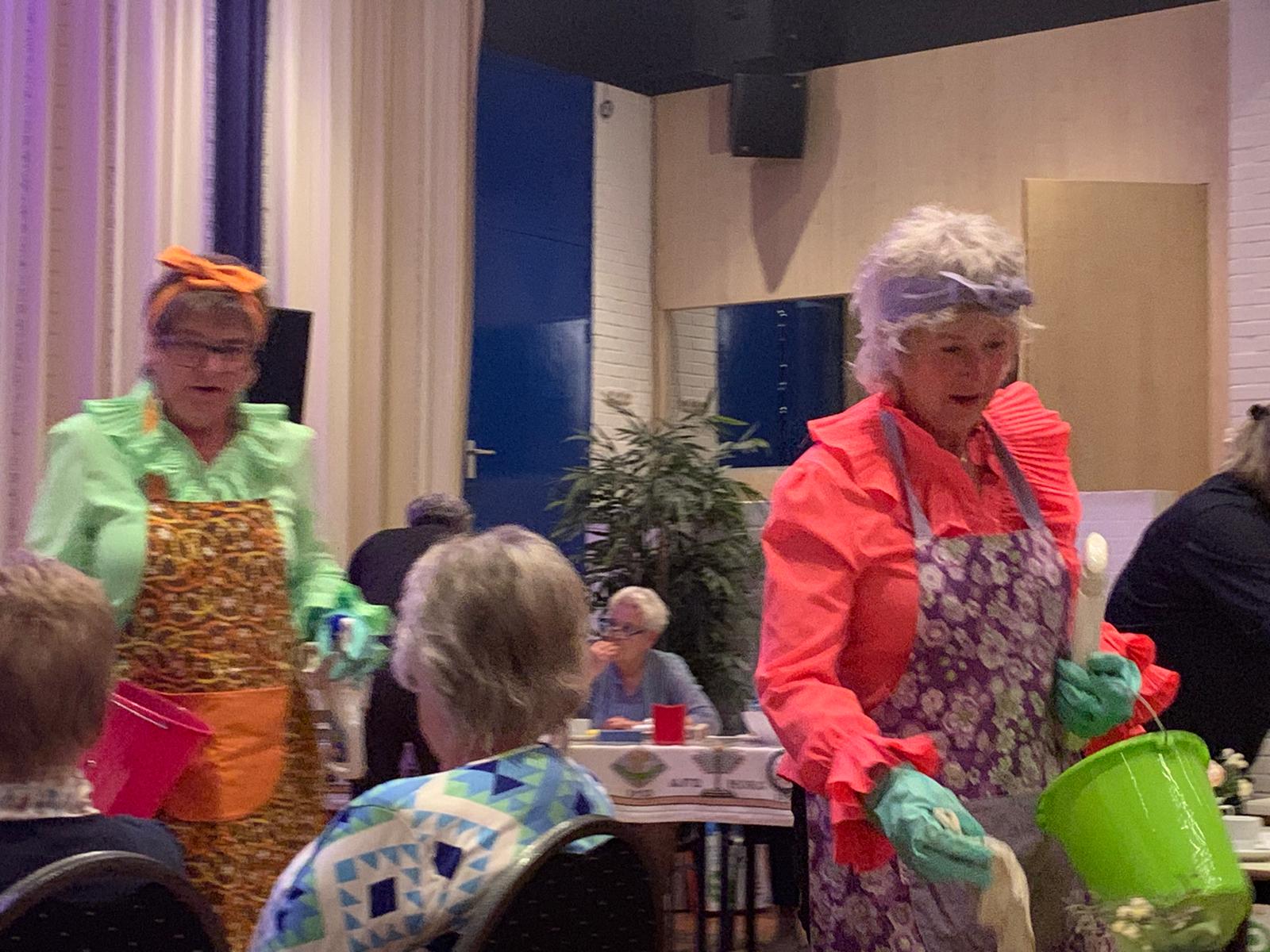 Kakmadammen en nog veel meer